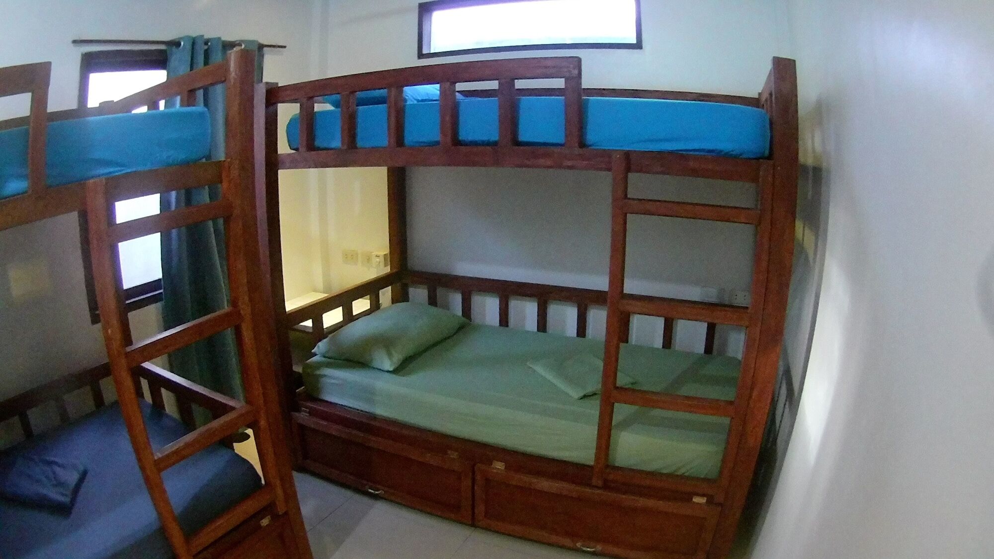 Footprints Homestay (Adults Only) General Luna  Extérieur photo