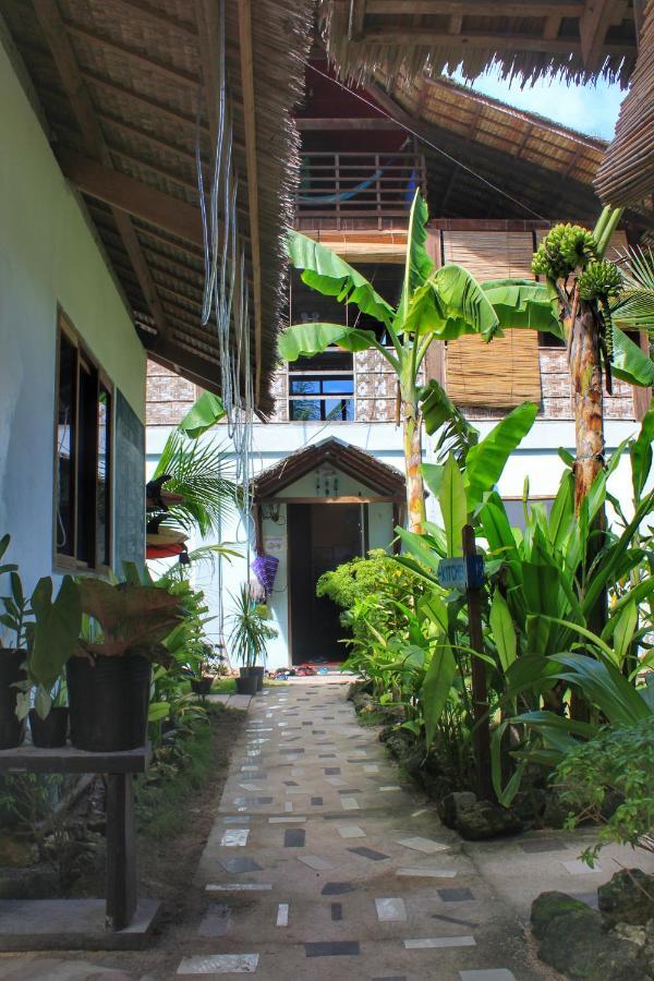 Footprints Homestay (Adults Only) General Luna  Extérieur photo
