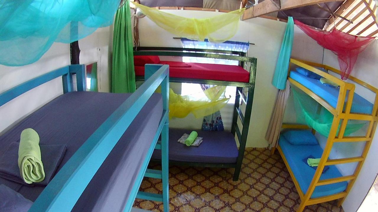 Footprints Homestay (Adults Only) General Luna  Extérieur photo